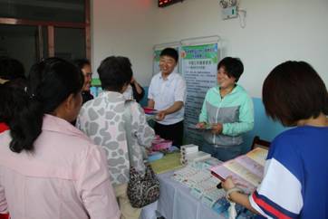 土右旗開(kāi)展“關(guān)愛(ài)婦幼健康、確保母嬰平安”宣傳服務(wù)活動(dòng)，提供健康咨詢服務(wù)